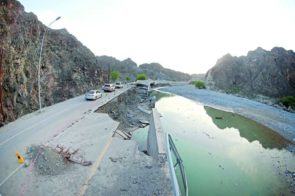 عاجل بيان المديرية العامة للأرصاد الجوية بعُمان للأيام القادمة وحقيقة شموله تعليق الدراسة بمحافظتي الوسطـى وظفـار ومناطق ساحلية