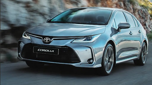 مواصفات سيارة تويوتا كورولا 2025 Toyota corolla .. مزيج من القوة والأمان والأداء العالي .. تعرف على سعرها بالسعودية