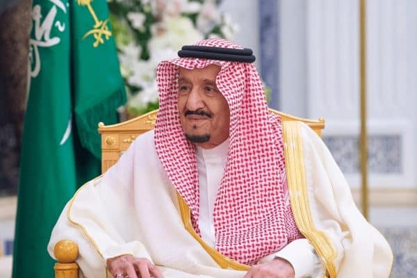 خادم الحرمين الشريفين يلغي الرسوم والكفالة للمغتربين : السعودية تفتح أبوابها بإجراء تاريخي