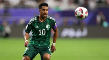 موقف اللاعب سالم الدوسري الغامض مع المنتخب السعودي