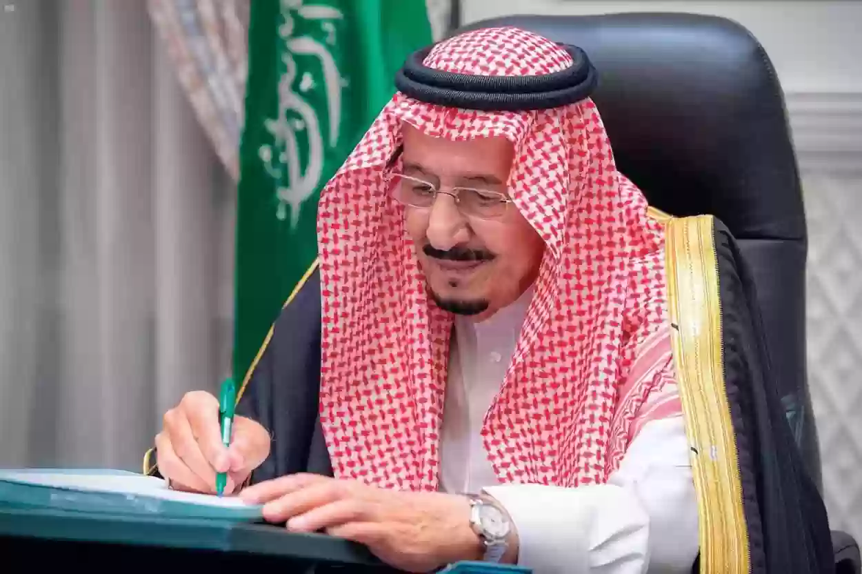 بأمر ملكي: زيادة رواتب الموظفين في السعودية 30% للقطاعين الحكومي والخاص تصرف بداية يوم الأربعاء… وزارة المالية توضح التفاصيل