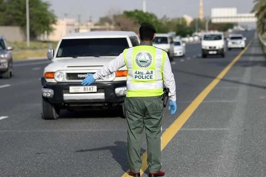 الإمارات تعلن غرامة فورية تبدأ من ألف درهم للمخالفات المرورية